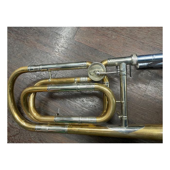 Avtomobilda emo bilan jinsiy aloqa